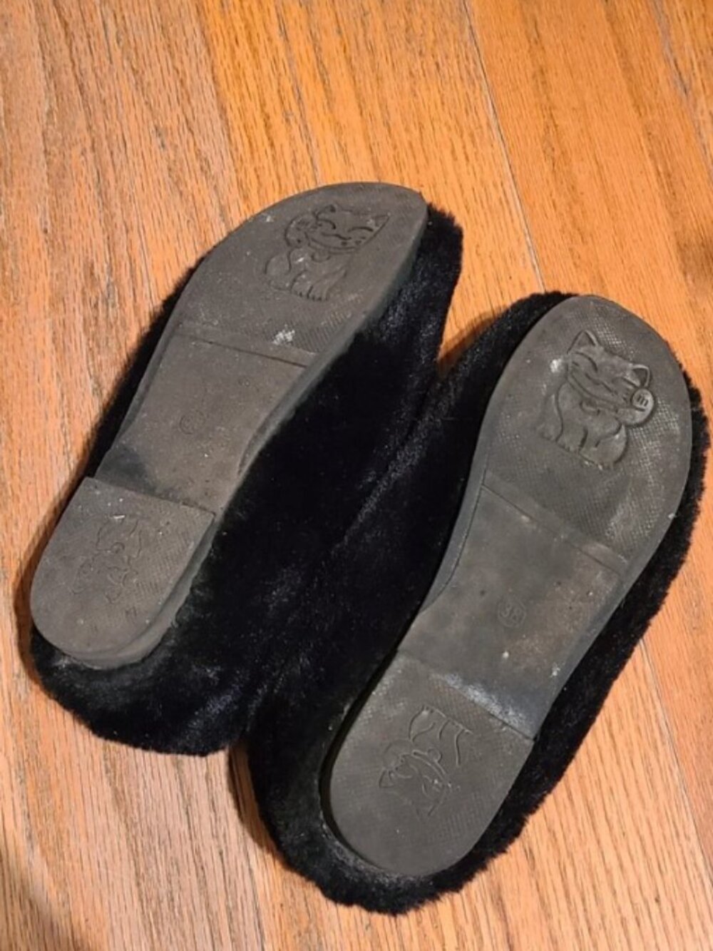 Fuzzy Clog Slipper - Picture 3 of 4